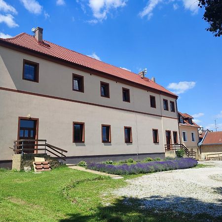 Apartamento Zamecek Cerov Jičín Exterior foto