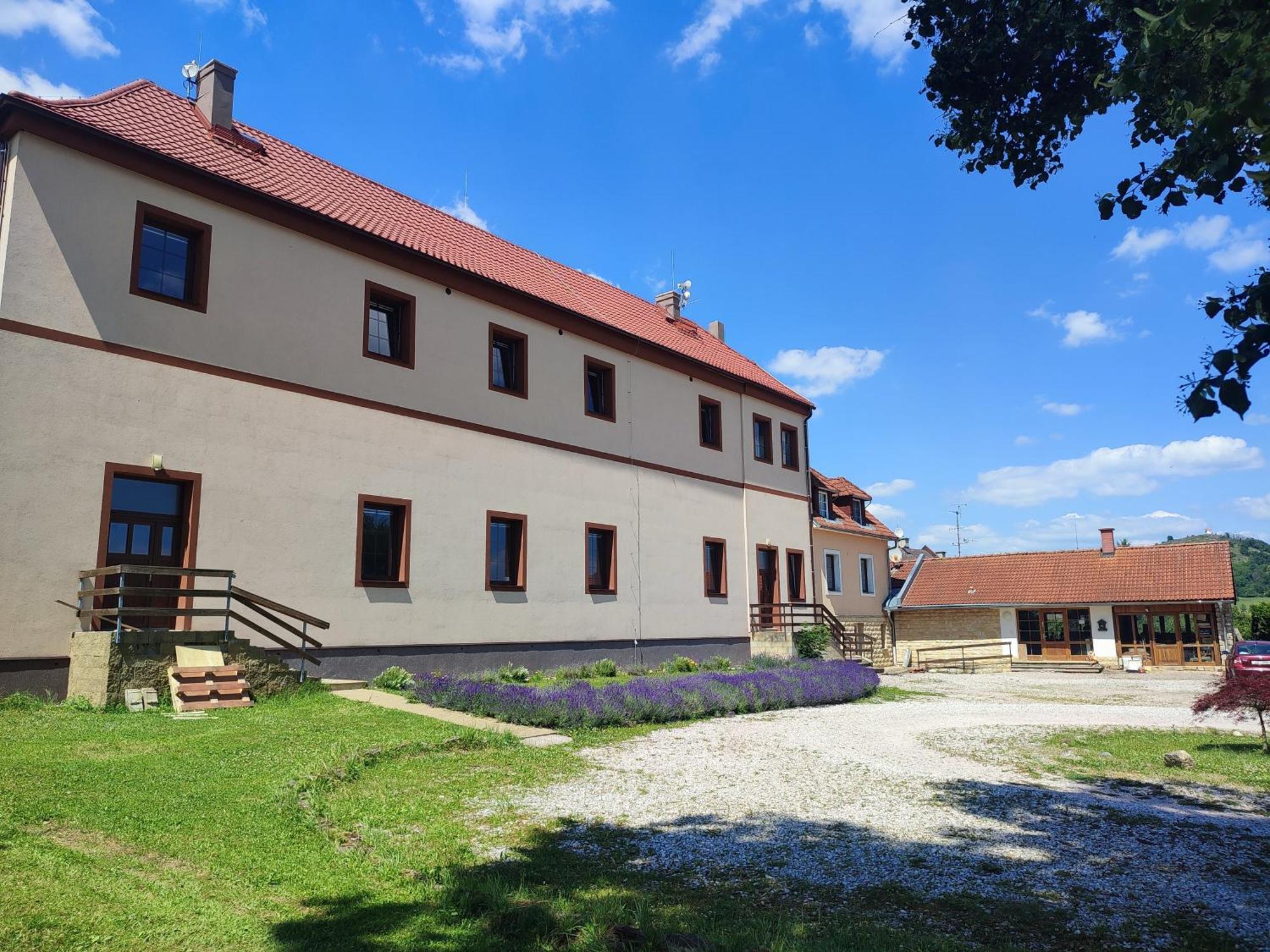 Apartamento Zamecek Cerov Jičín Exterior foto