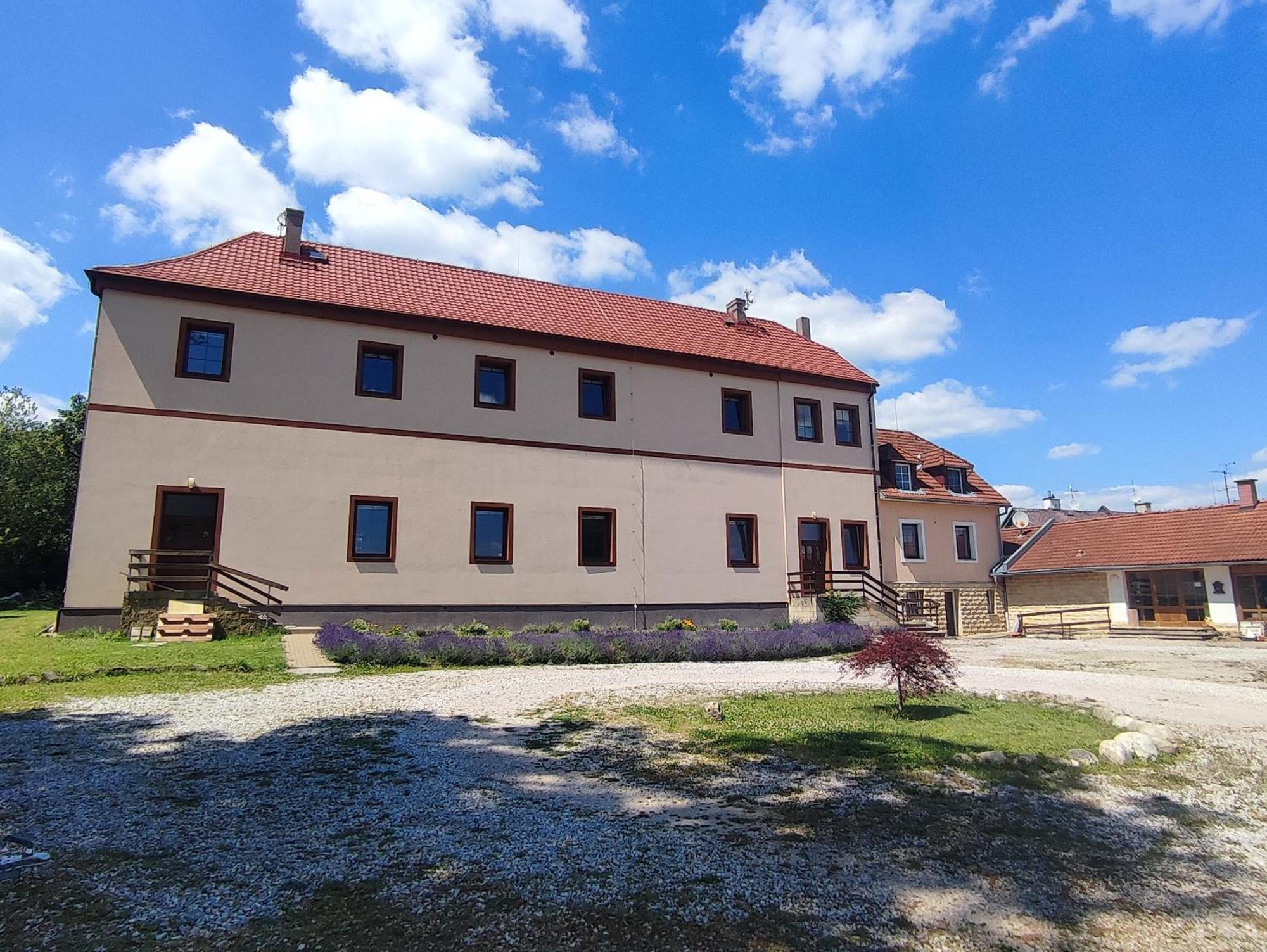 Apartamento Zamecek Cerov Jičín Exterior foto
